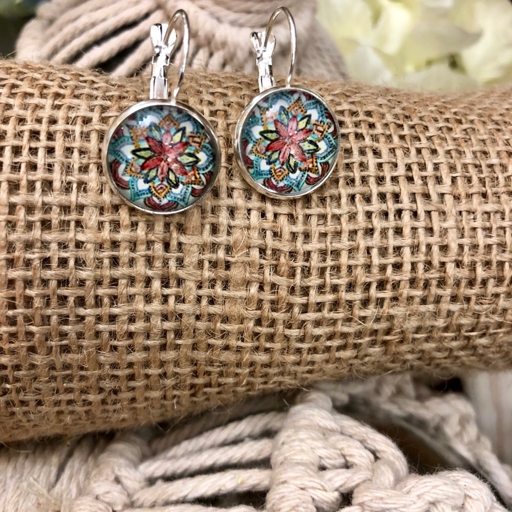 🌼2/$20🌼Boho Design Button Style Dangle